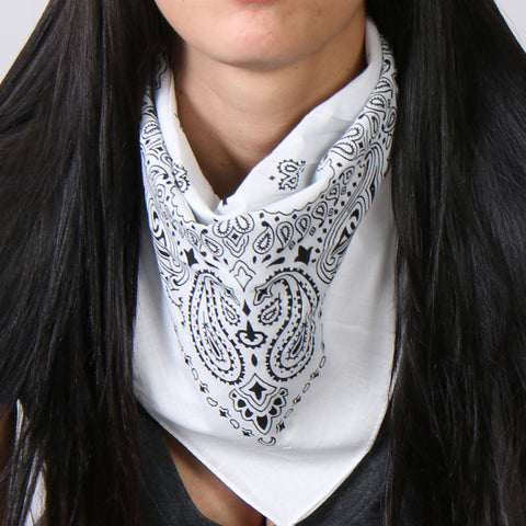 Hot Leathers BAP1005 Classic White Paisley Bandana